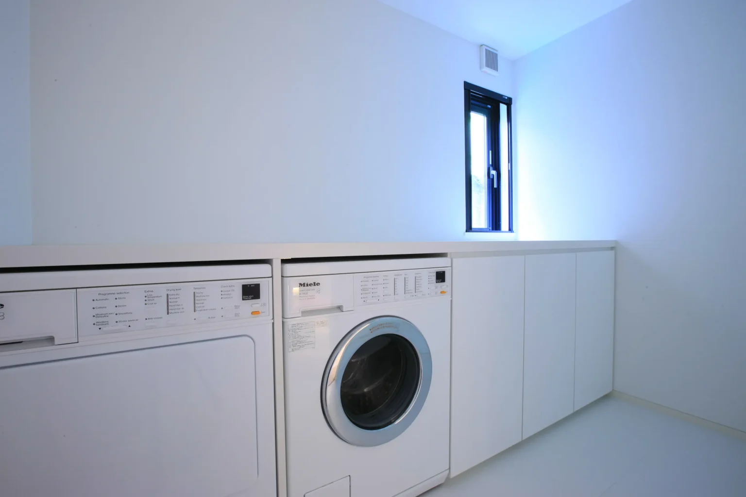 ファミリークローゼットやランドリールームとの回遊動線