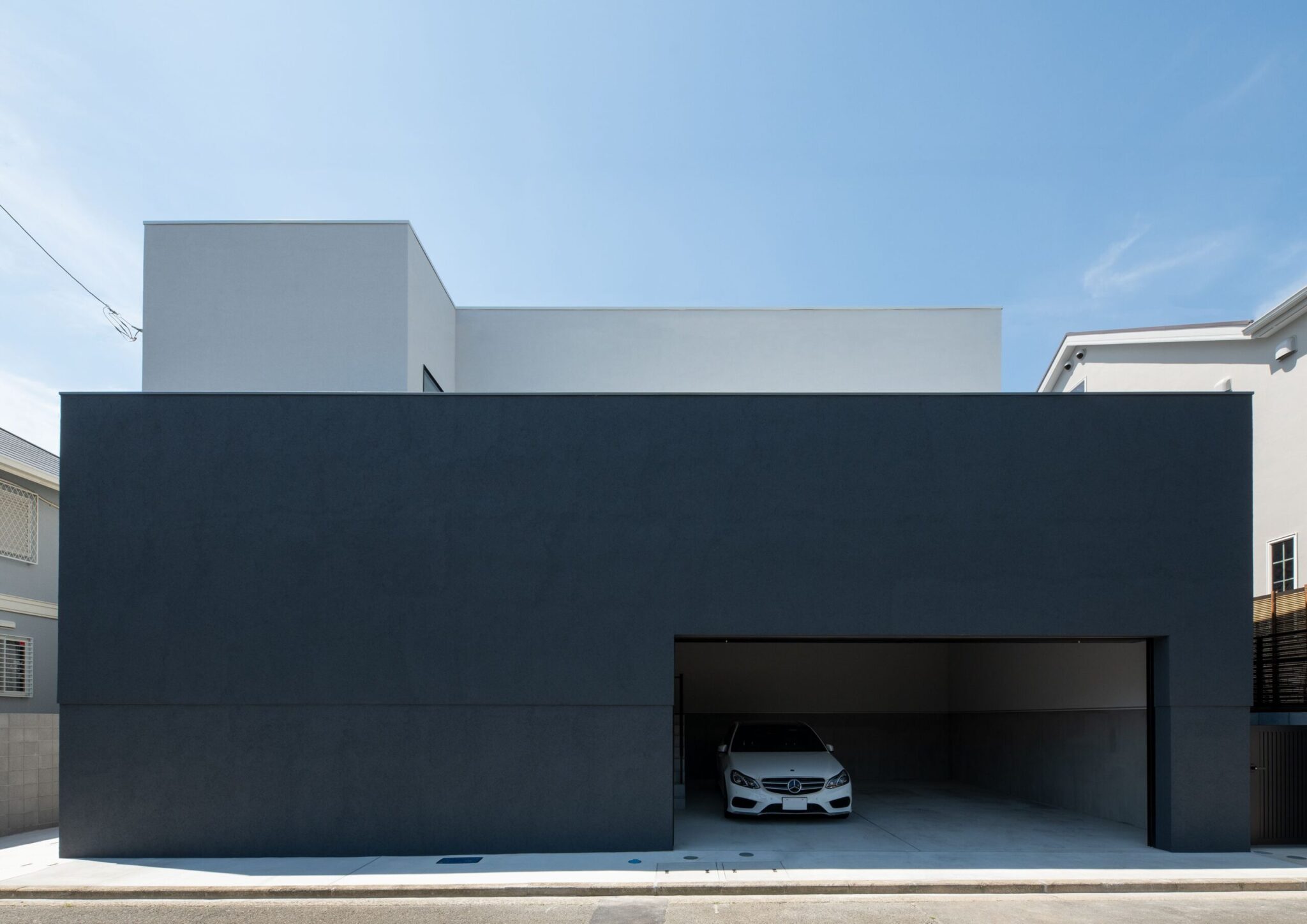 高級注文住宅の事例：ビルトインガレージと中庭&nbsp;