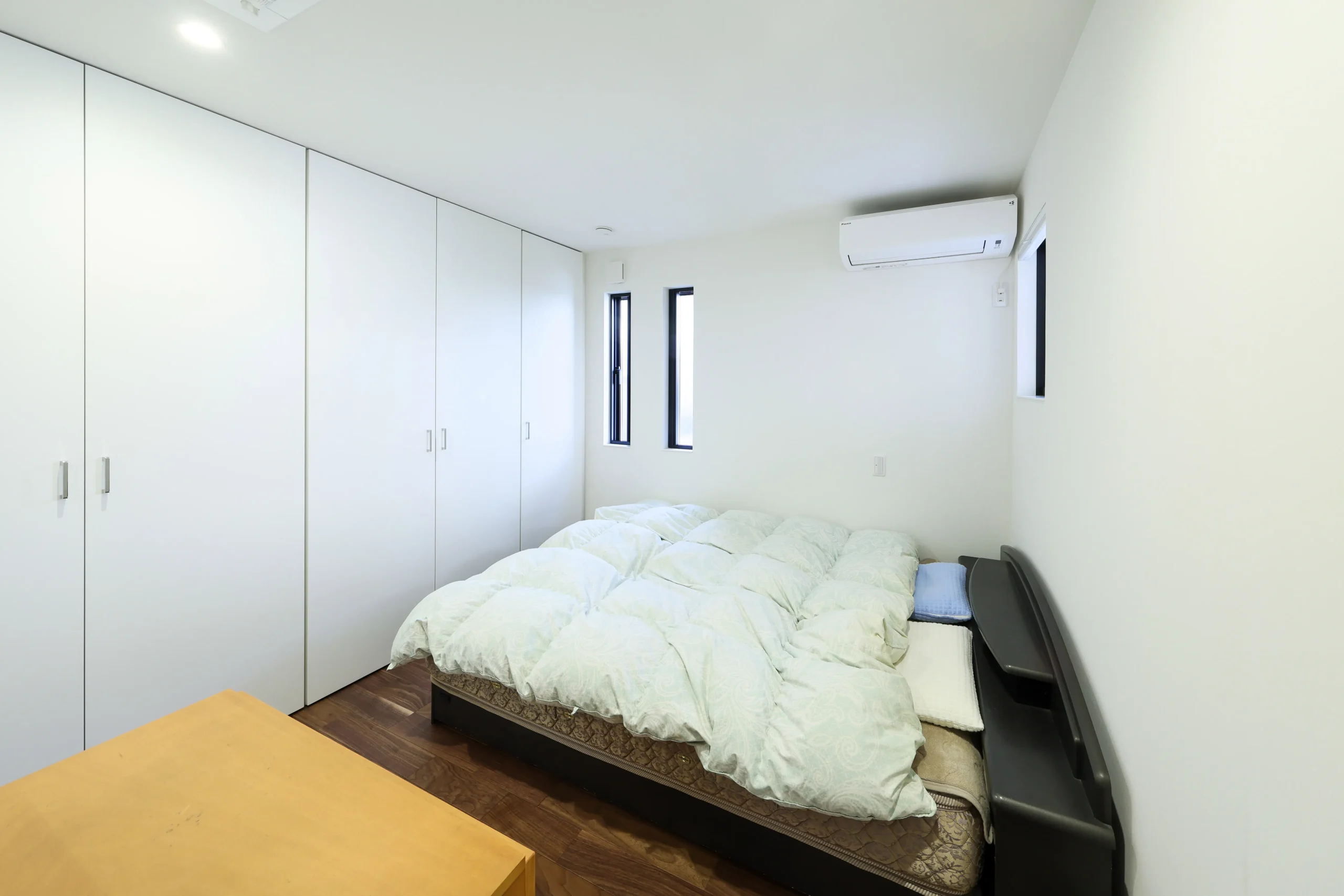 上下階分離型 二世帯住宅の建築家自邸の施工事例画像