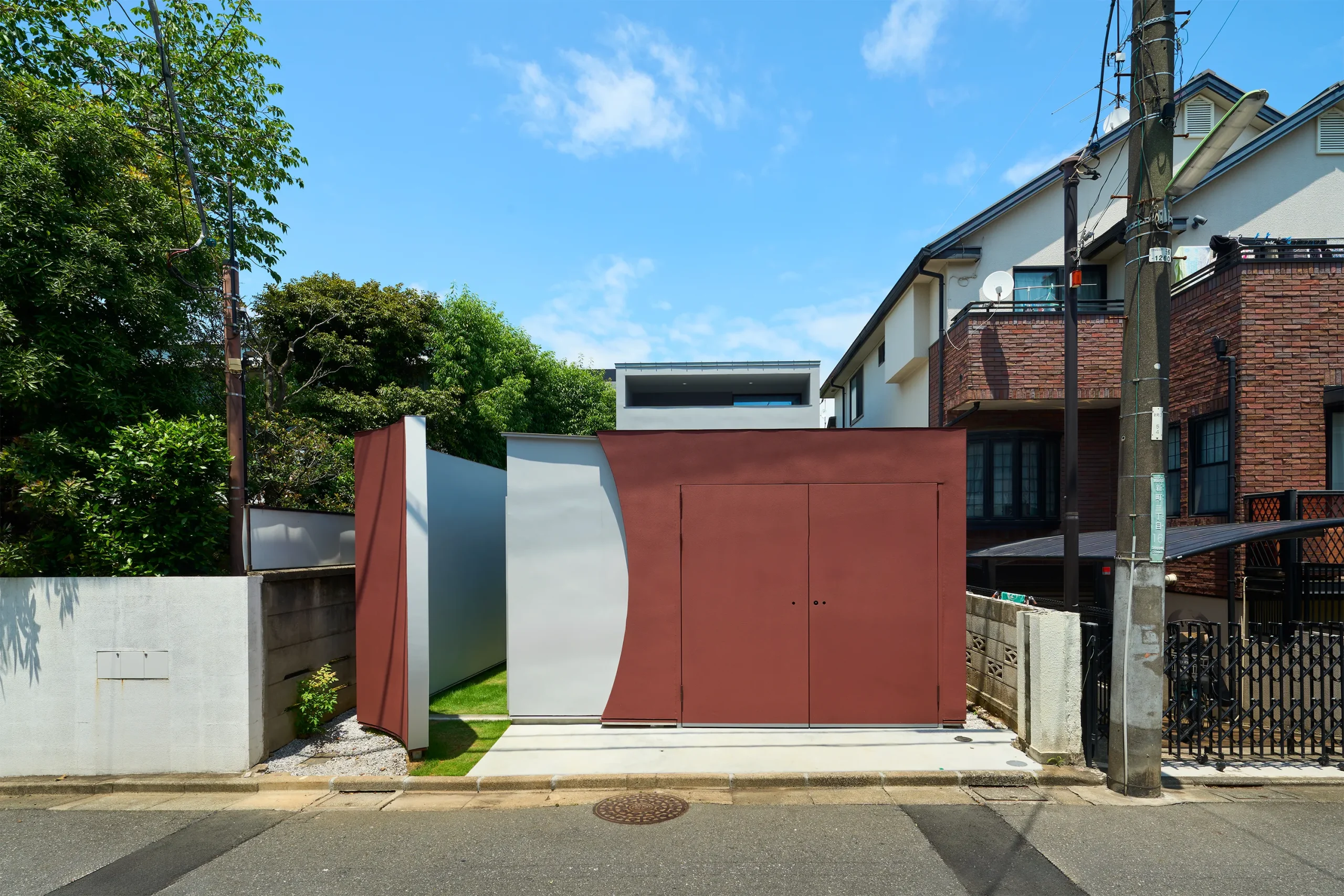 曲線が印象的な中庭のある高級注文住宅の施工事例画像