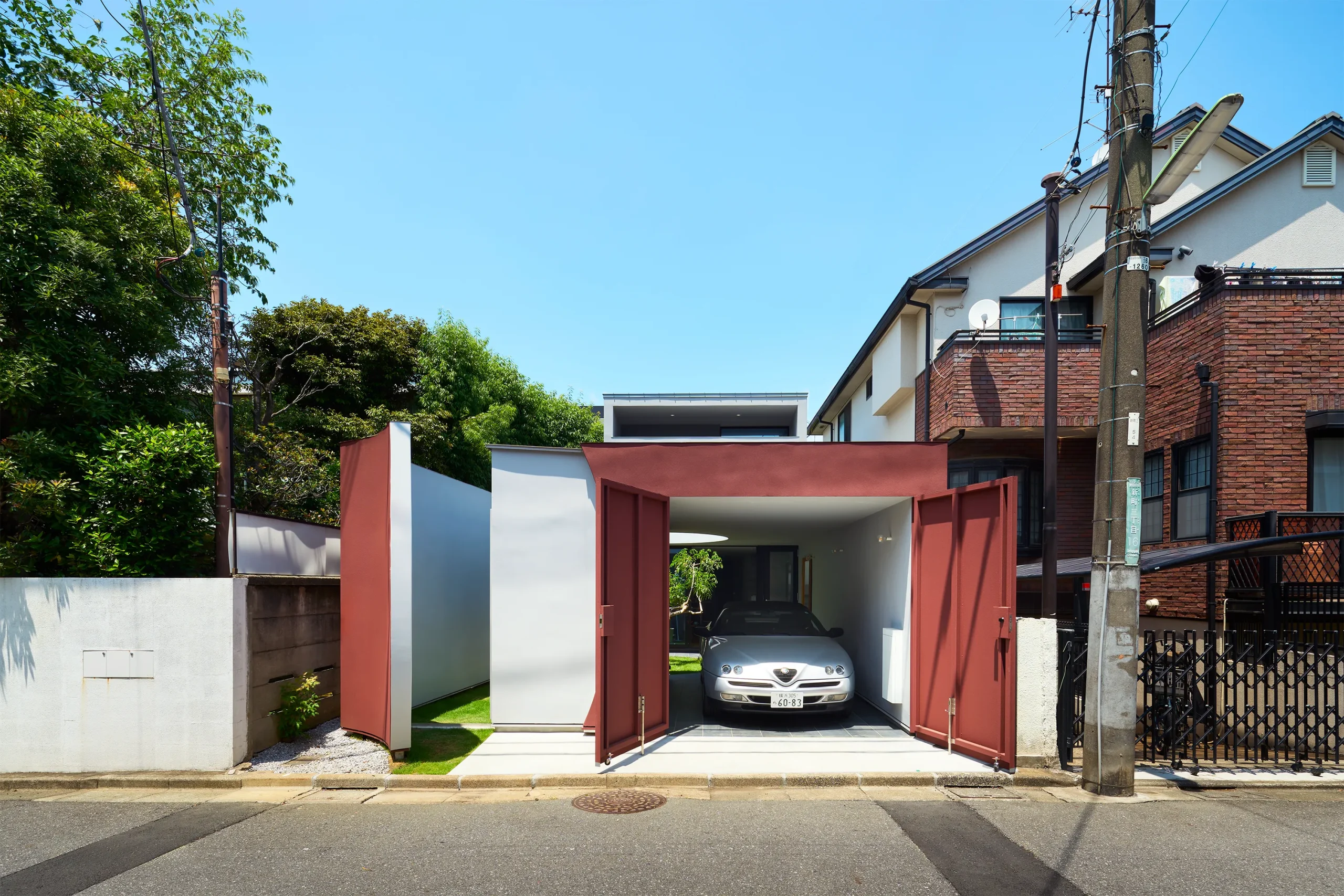 曲線が印象的な中庭のある高級注文住宅の施工事例画像