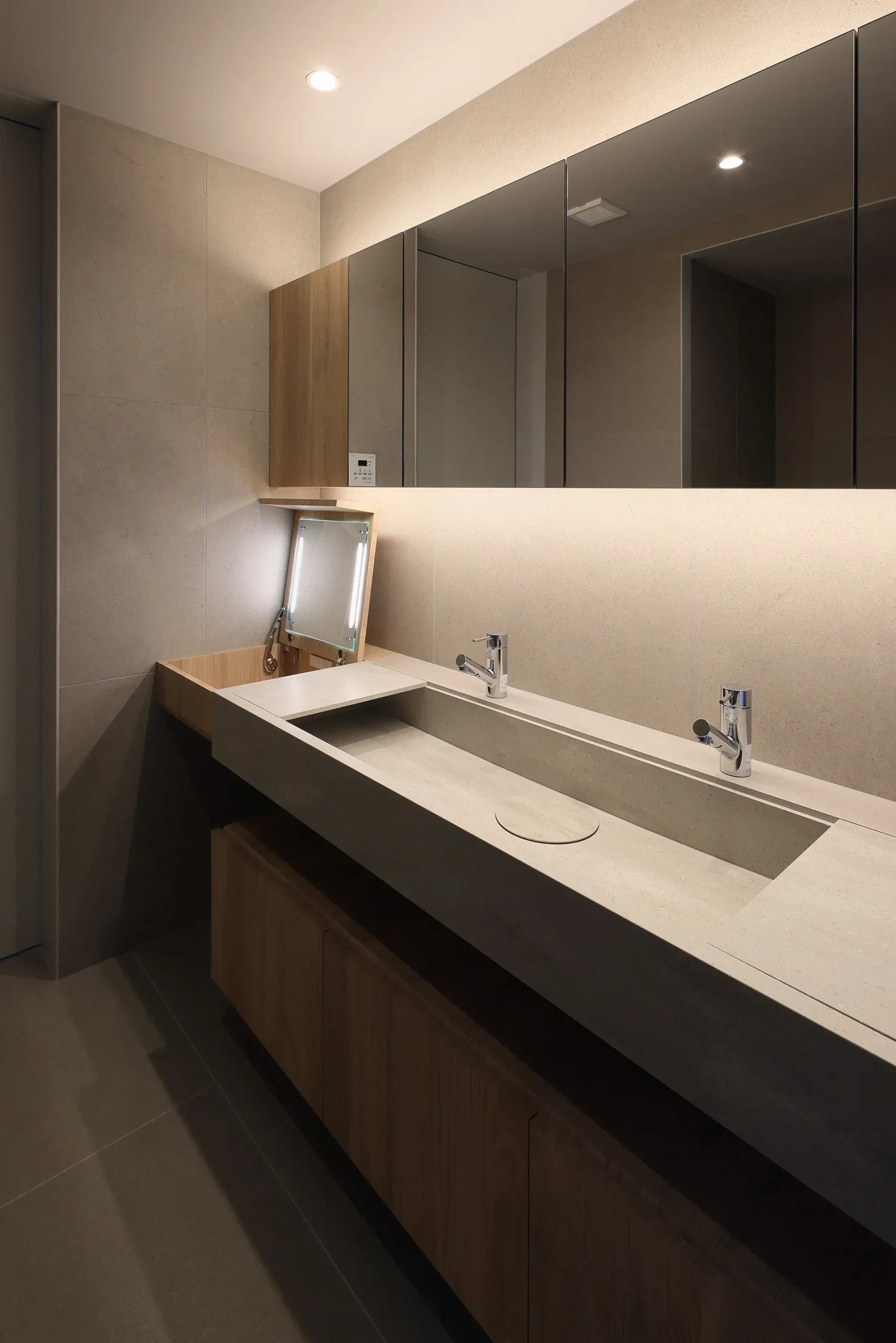 高級注文住宅 洗面所 収納 間接照明