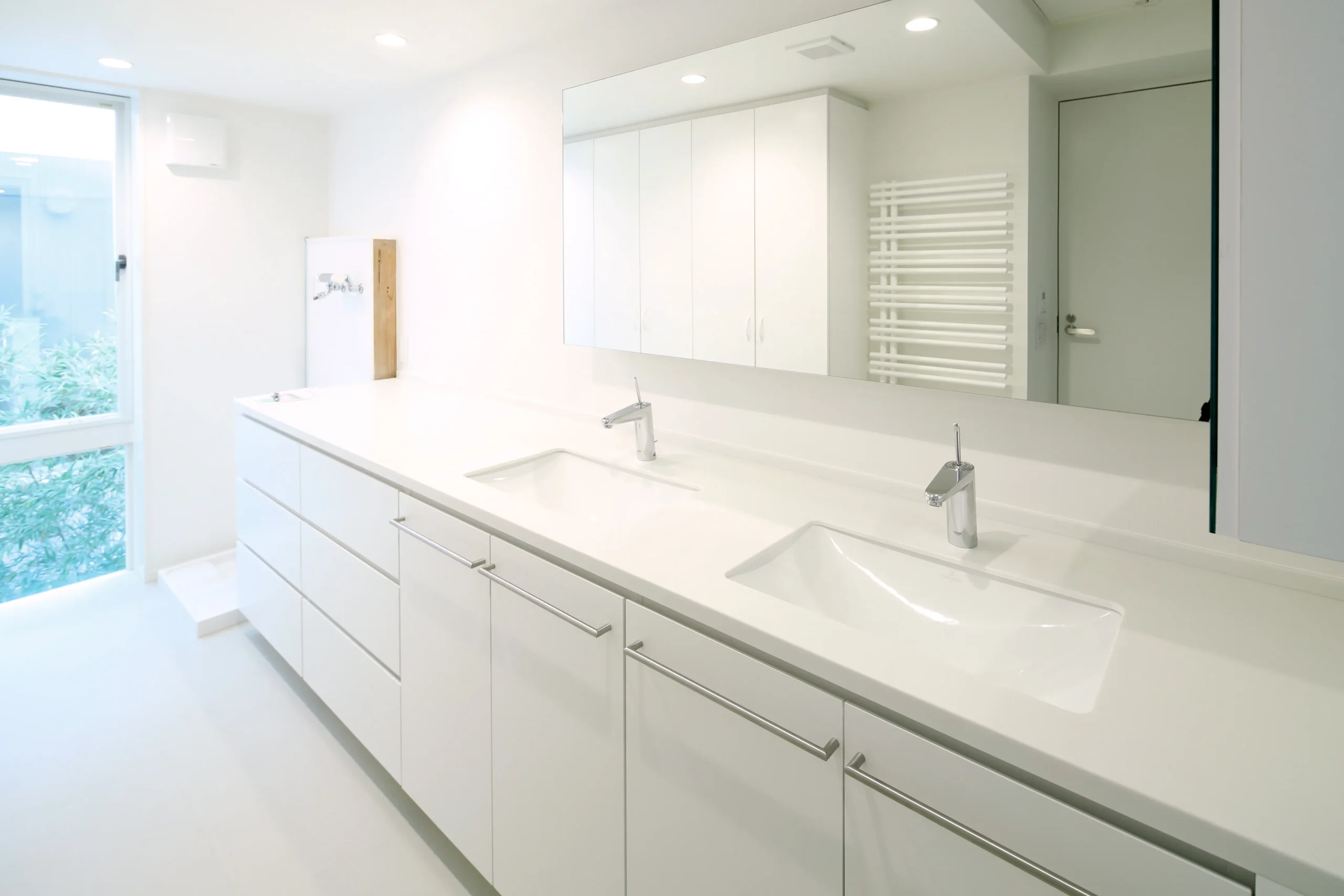 富裕層が選ぶ、美しさと利便性を兼ね備えた洗面所