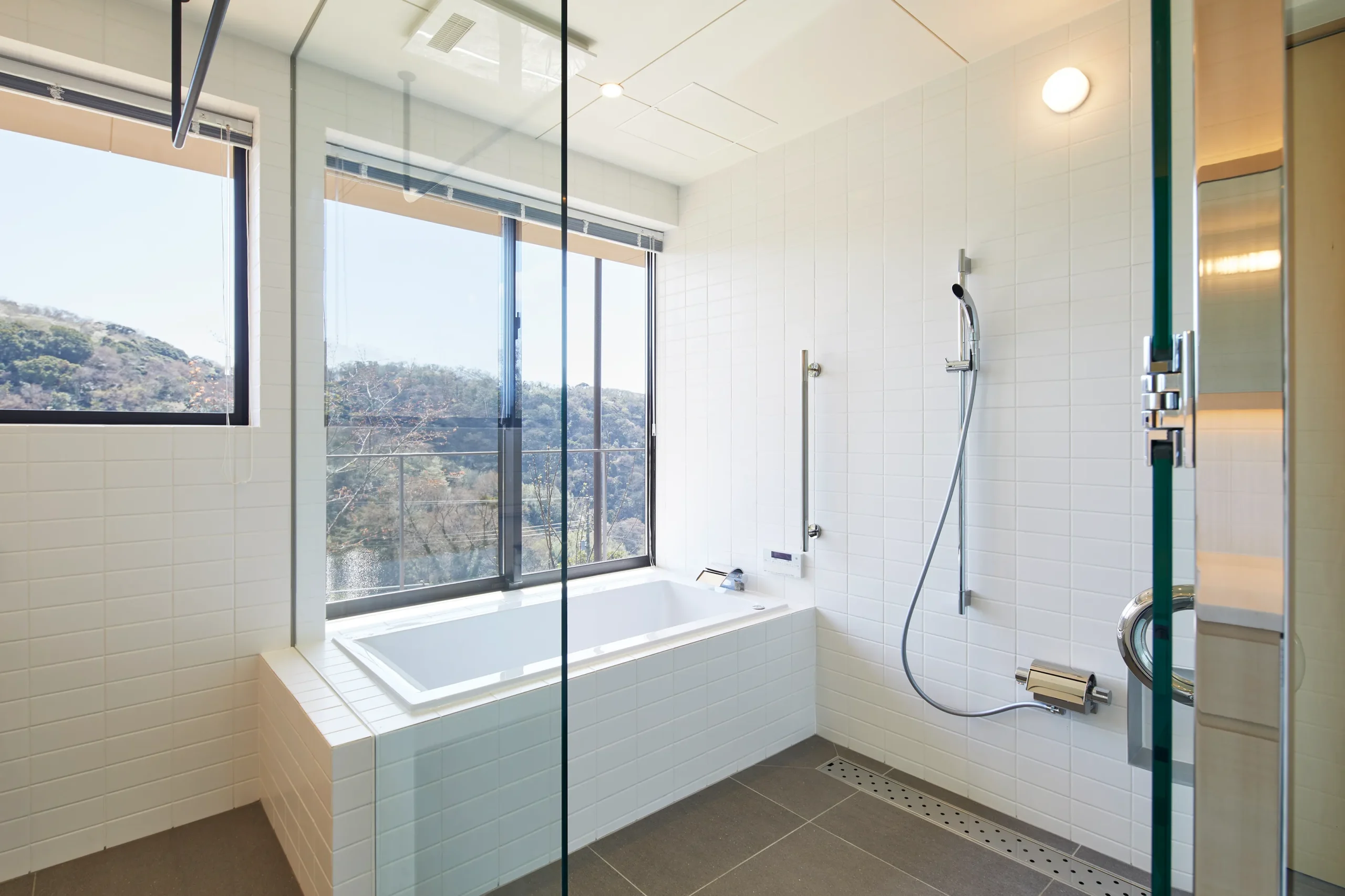 自宅を高級ホテルのスパのように変える、こだわりの設備と機能