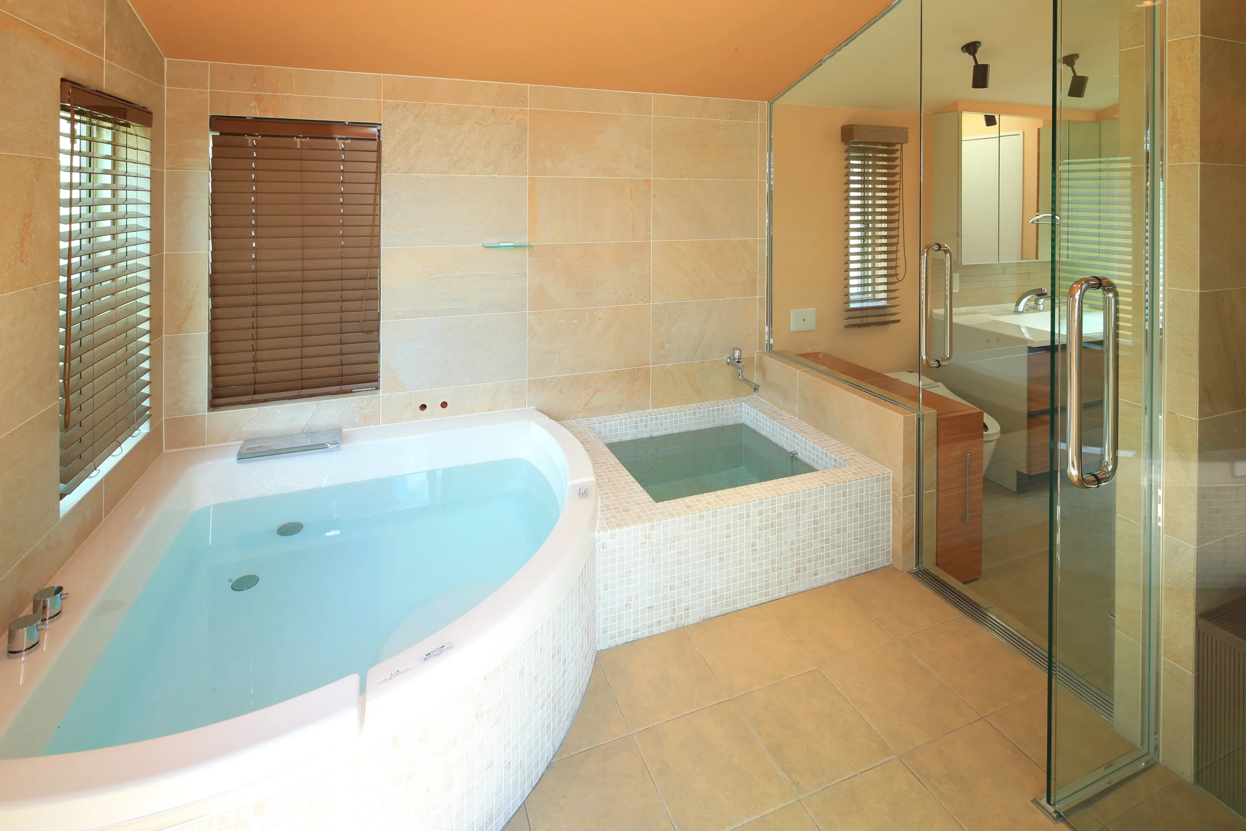 浴室に隣接して「プライベートサウナ」を設置するケース