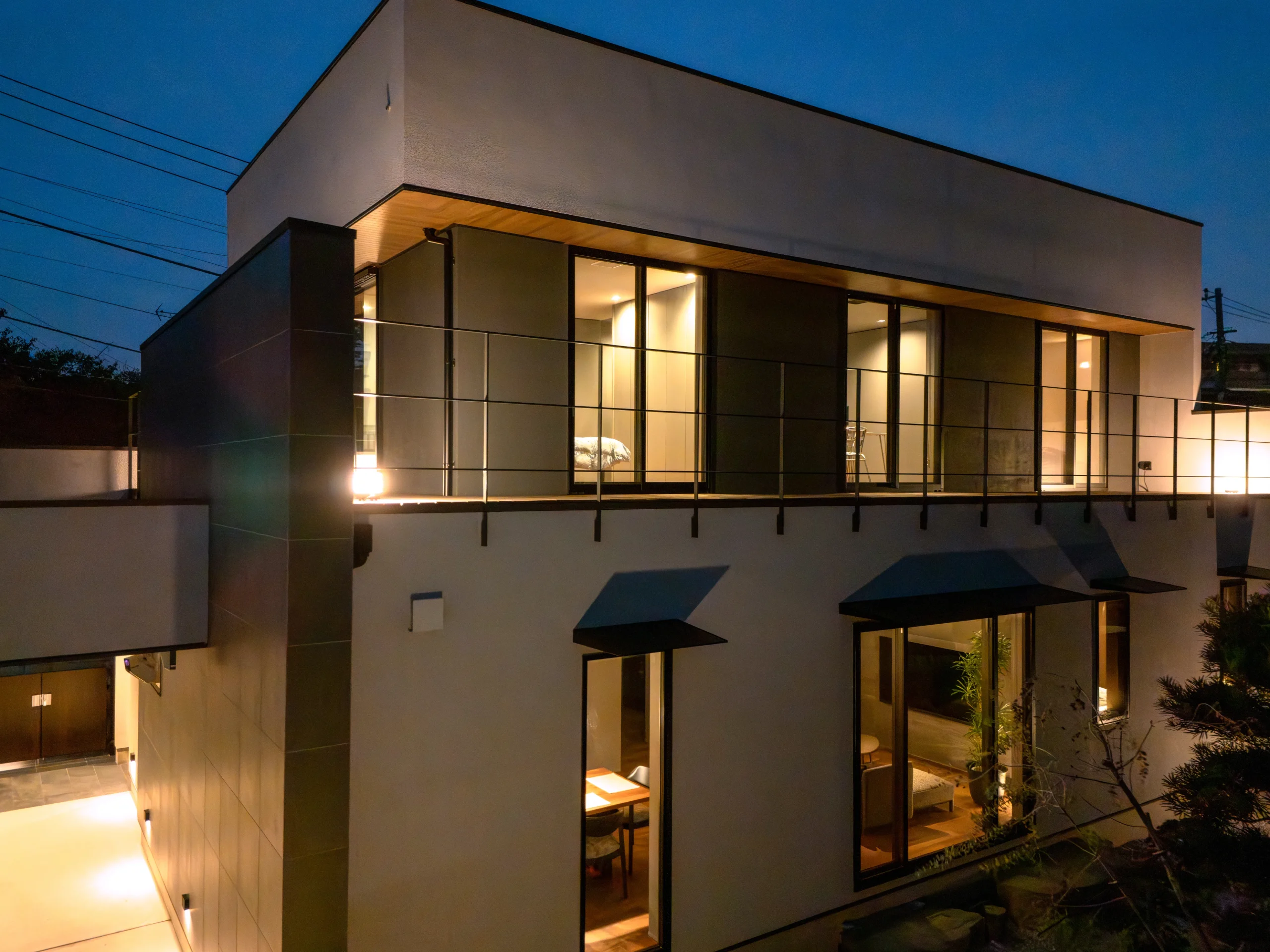 素材と光が織りなす高性能な高級注文住宅の施工事例画像