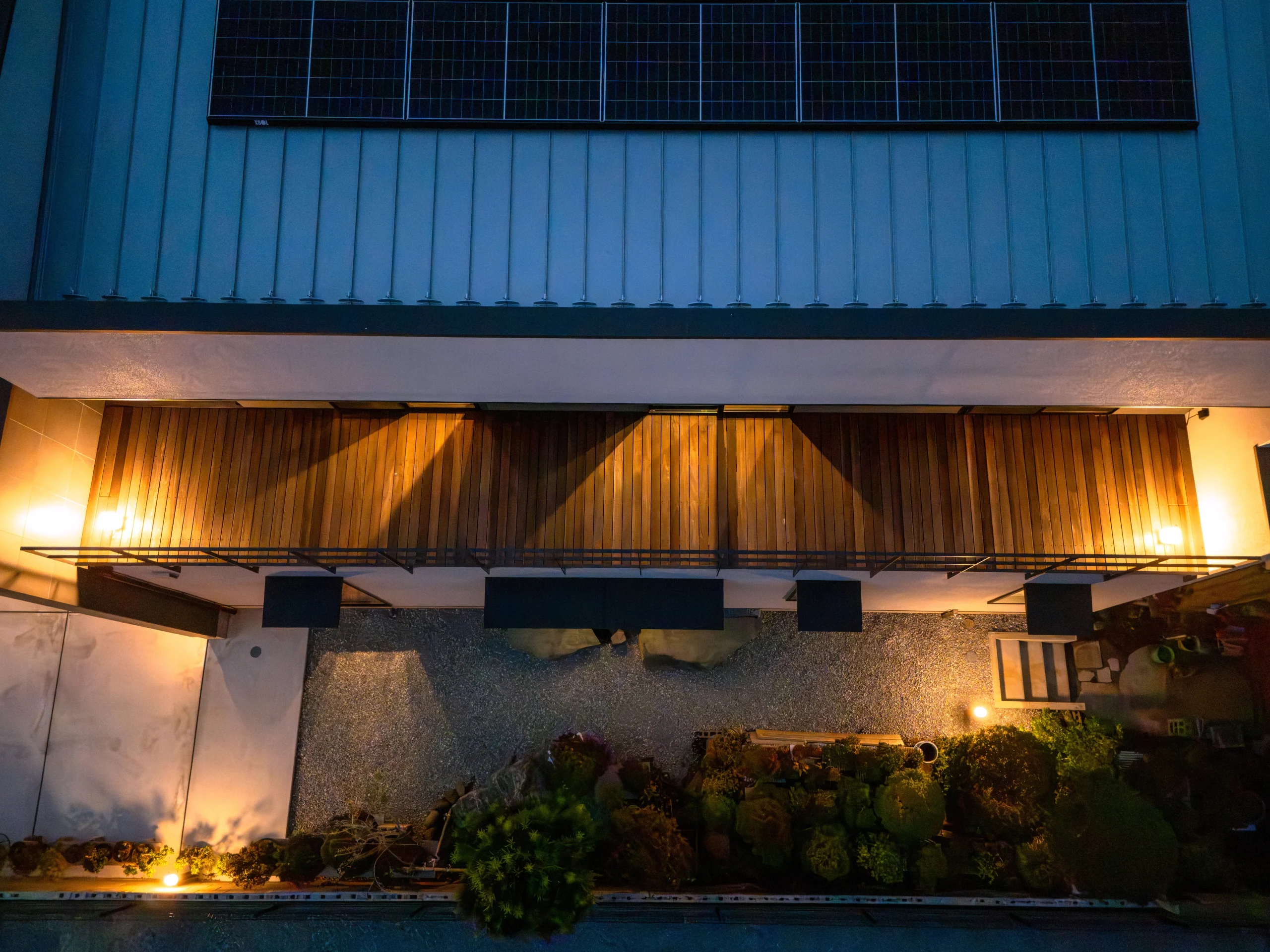 素材と光が織りなす高性能な高級注文住宅の施工事例画像