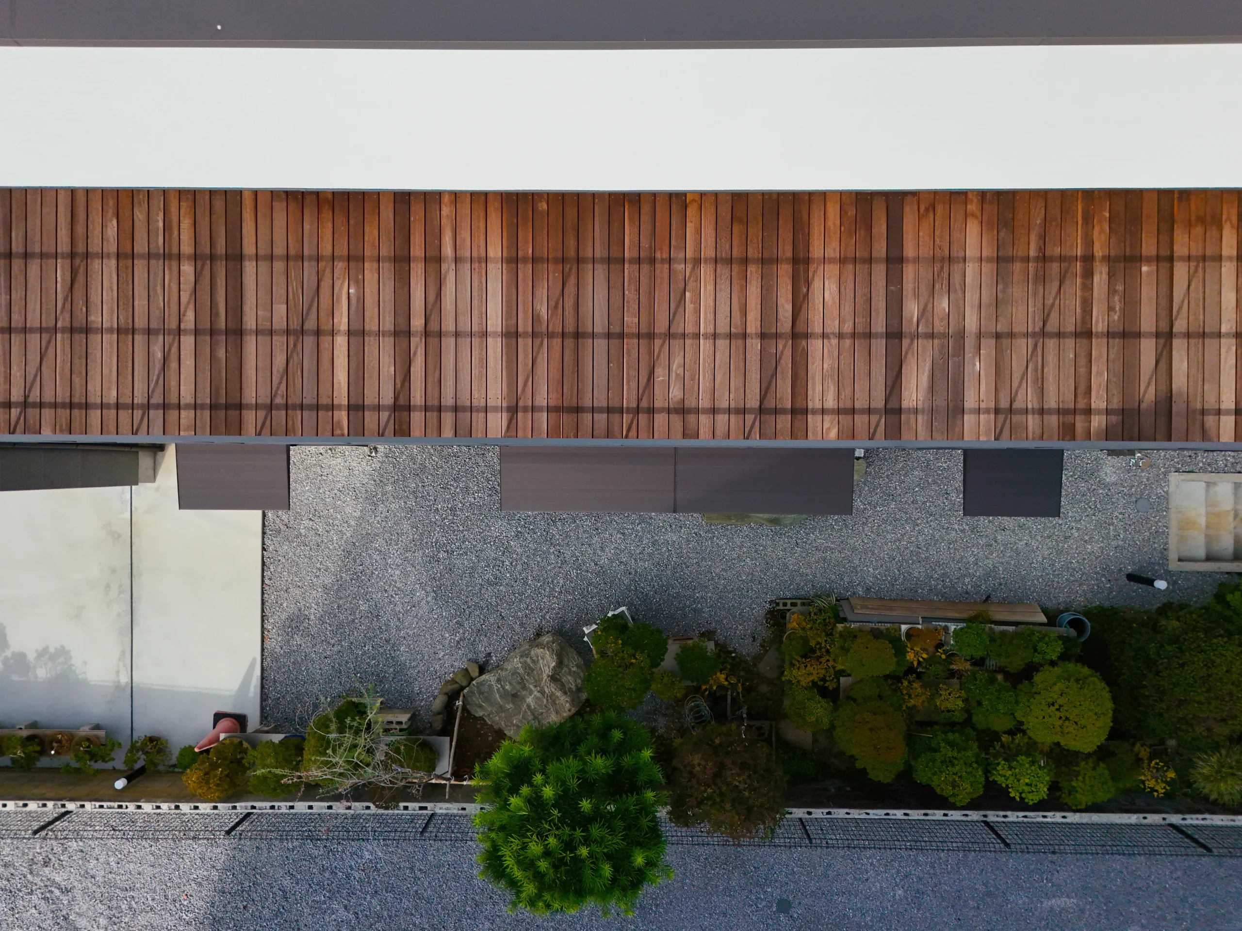 素材と光が織りなす高性能な高級注文住宅の施工事例画像