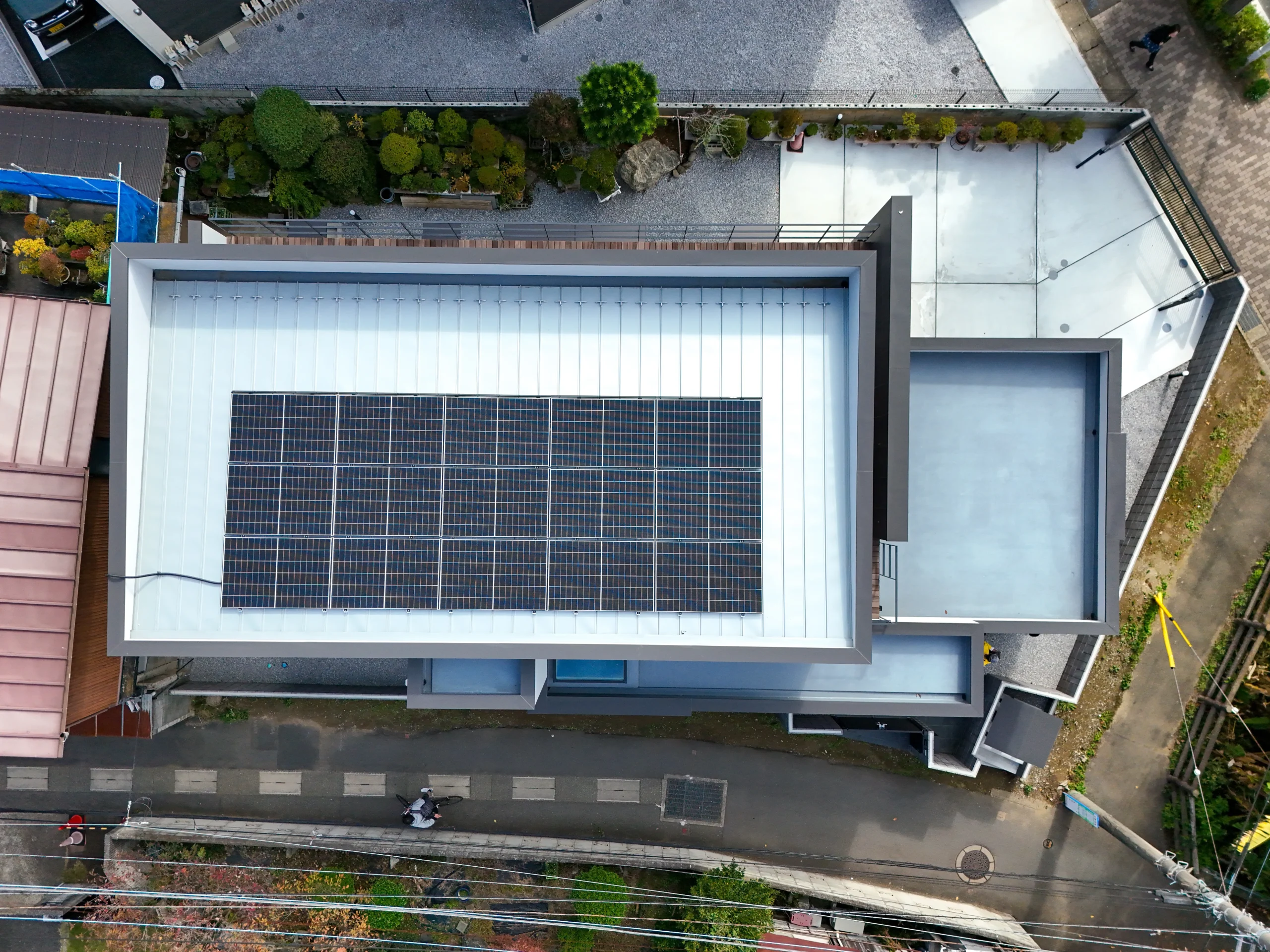 素材と光が織りなす高性能な高級注文住宅の施工事例画像