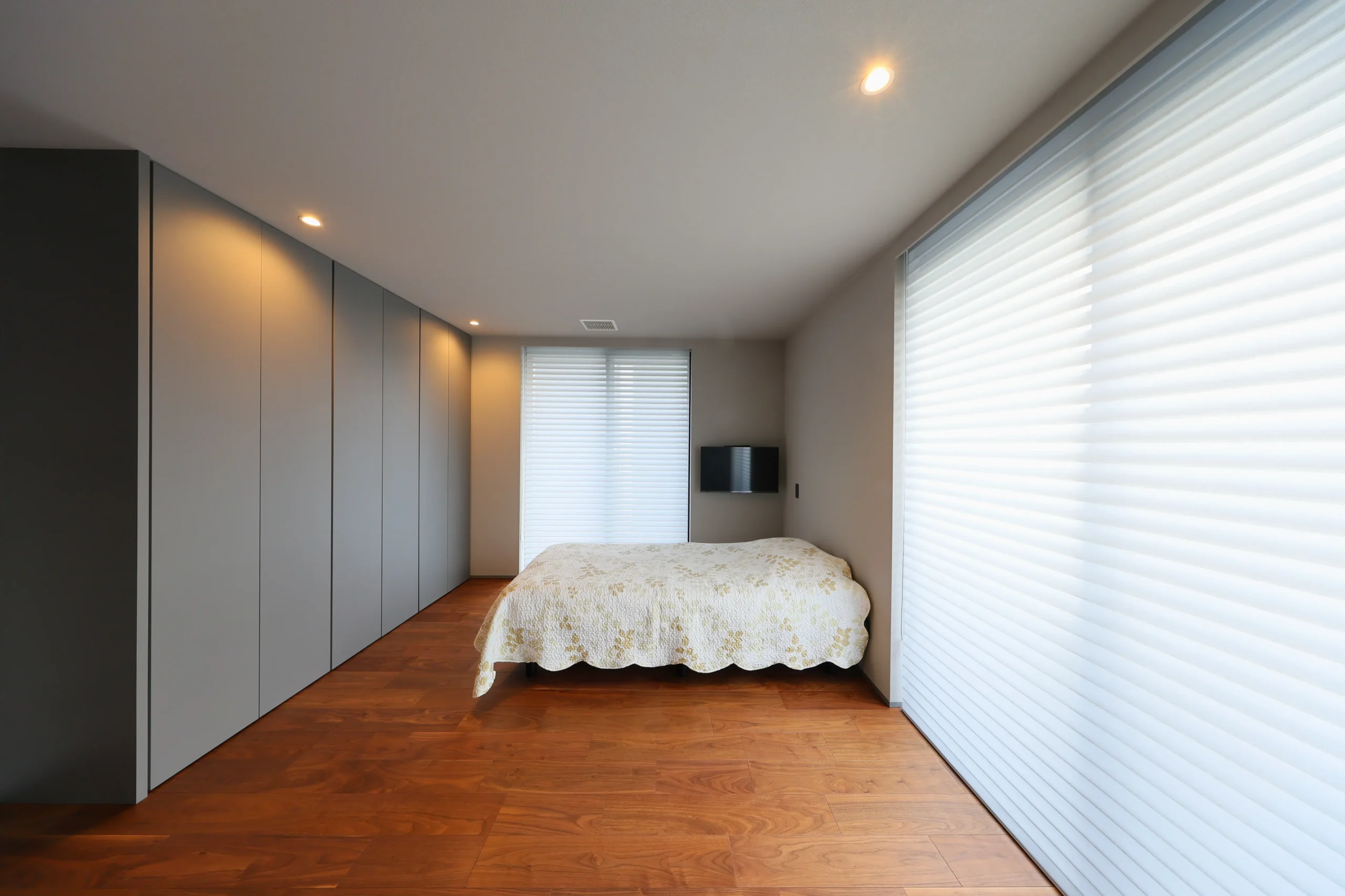 素材と光が織りなす高性能な高級注文住宅の施工事例画像