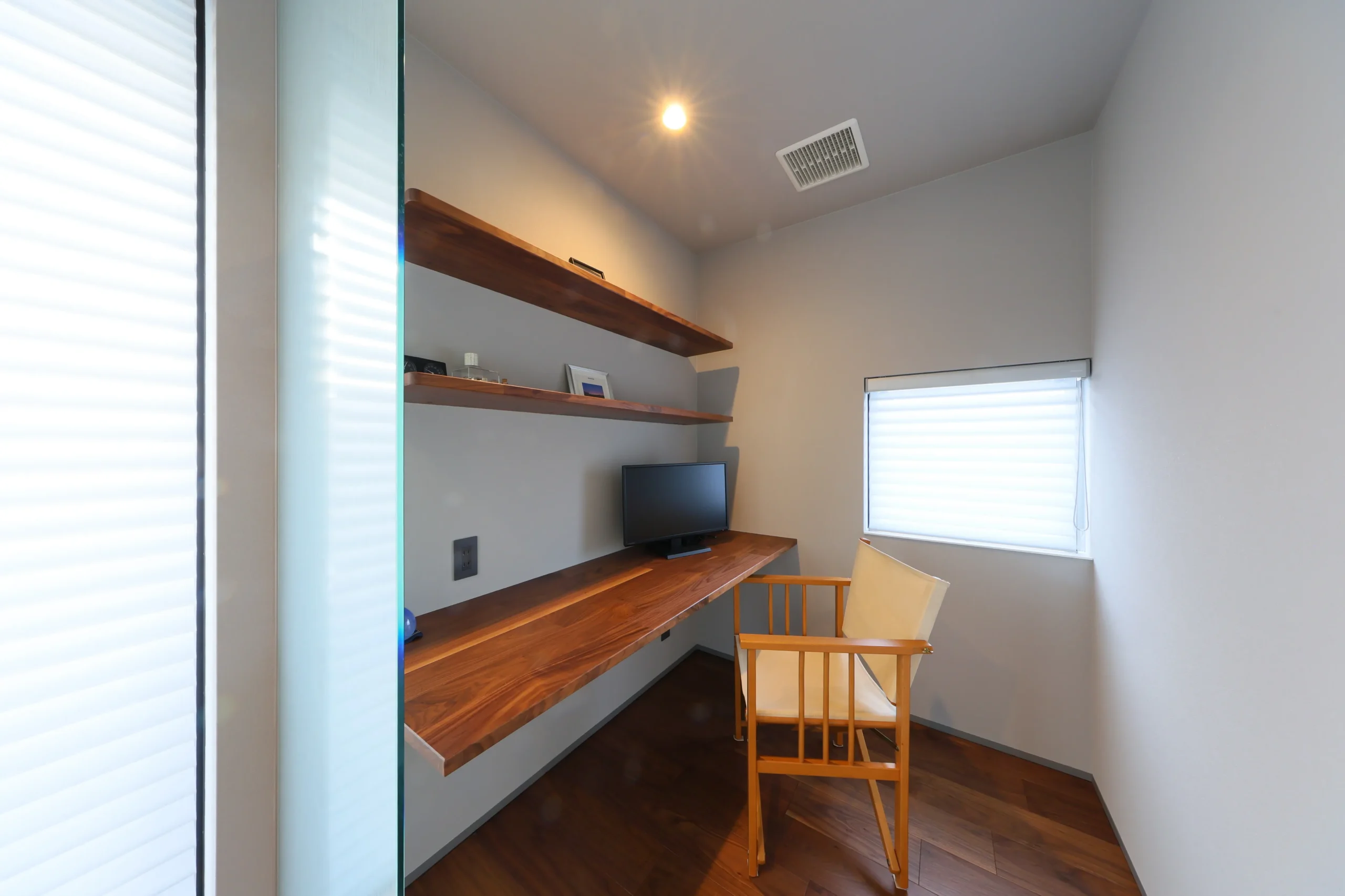 素材と光が織りなす高性能な高級注文住宅の施工事例画像