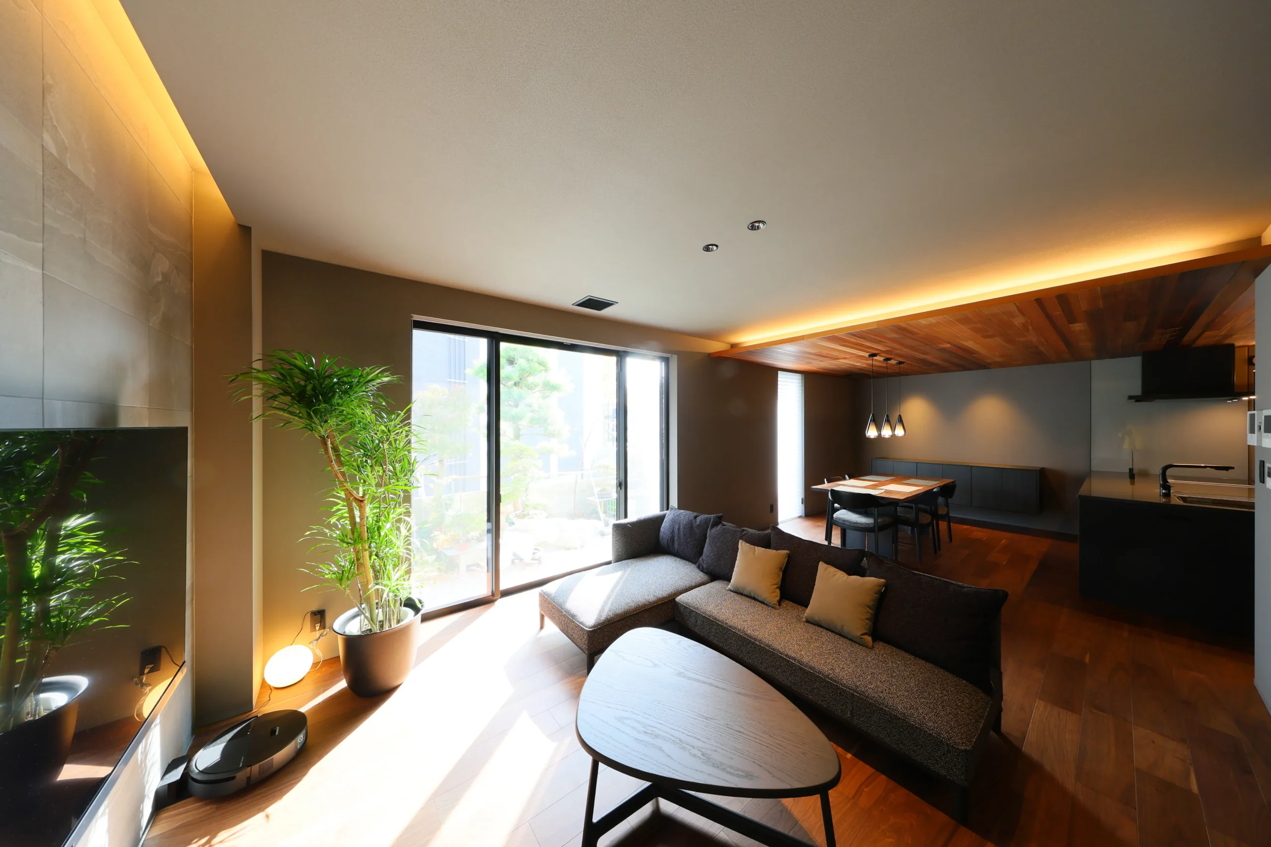 SE構法が叶える大空間。<br />素材感溢れるLDKの魅力