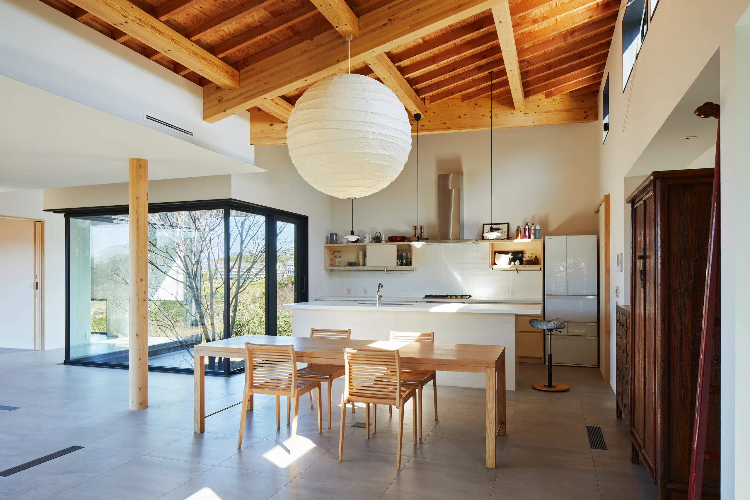 中庭の形状で変わる空間演出|コの字