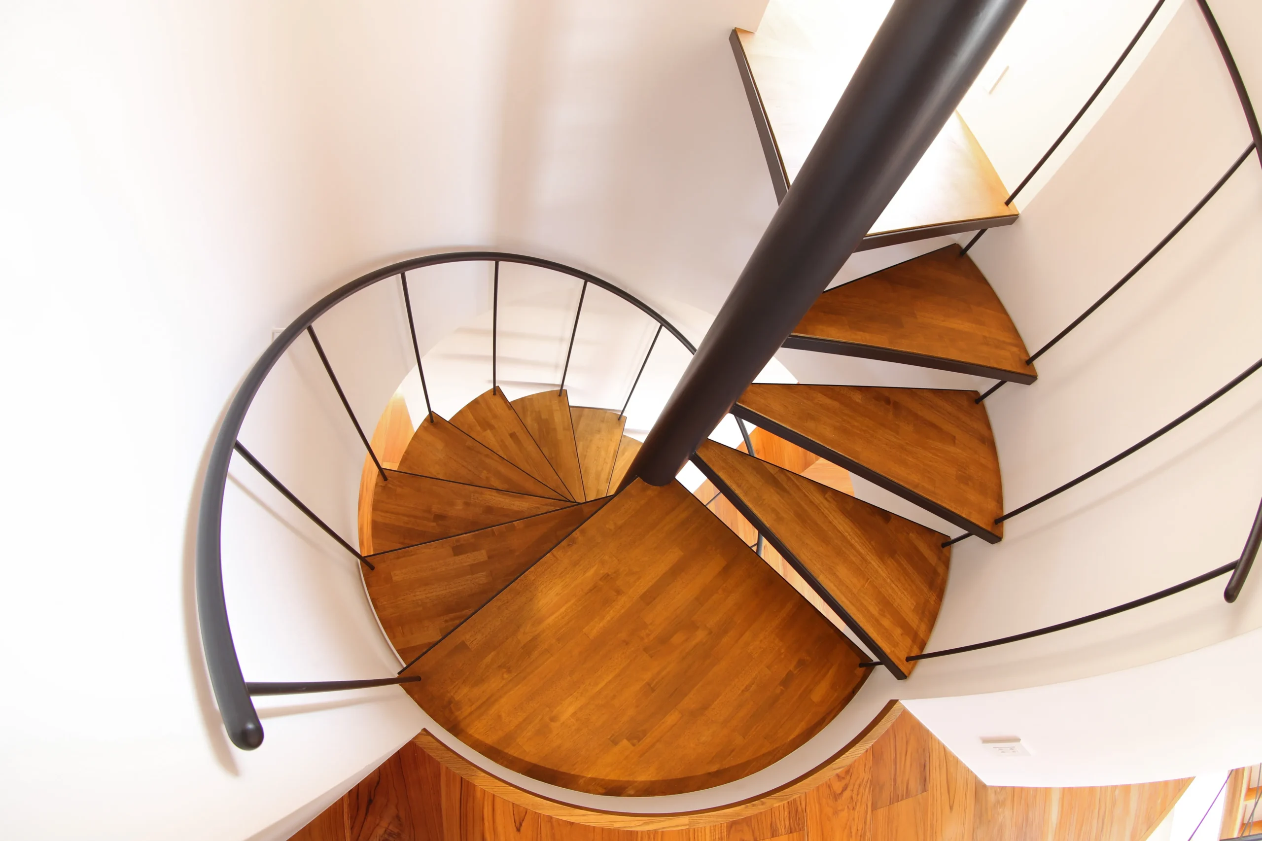 高級注文住宅の階段｜建築家と創る美しいデザインと機能性の極意