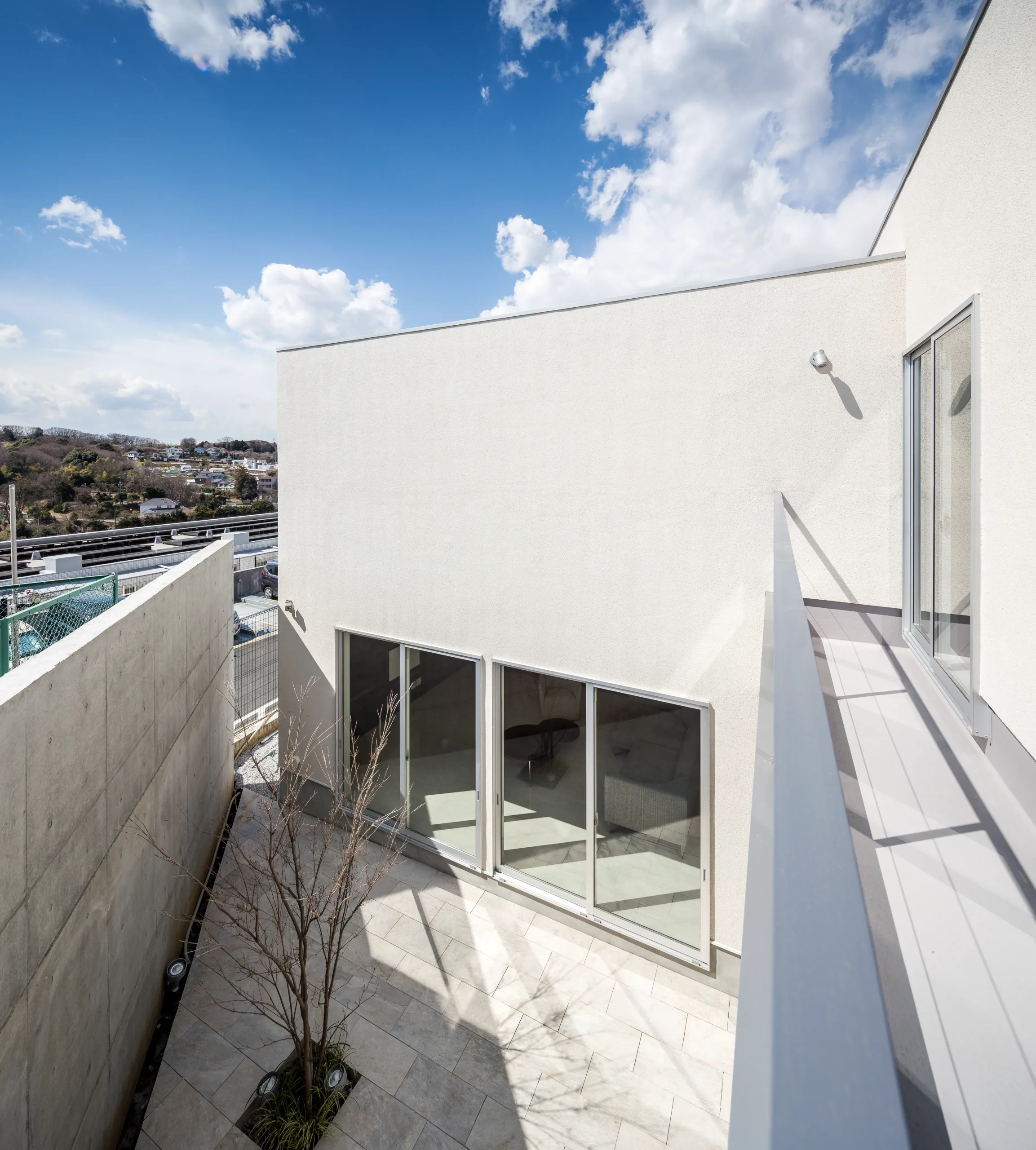 中庭の形状で変わる空間演出|L字