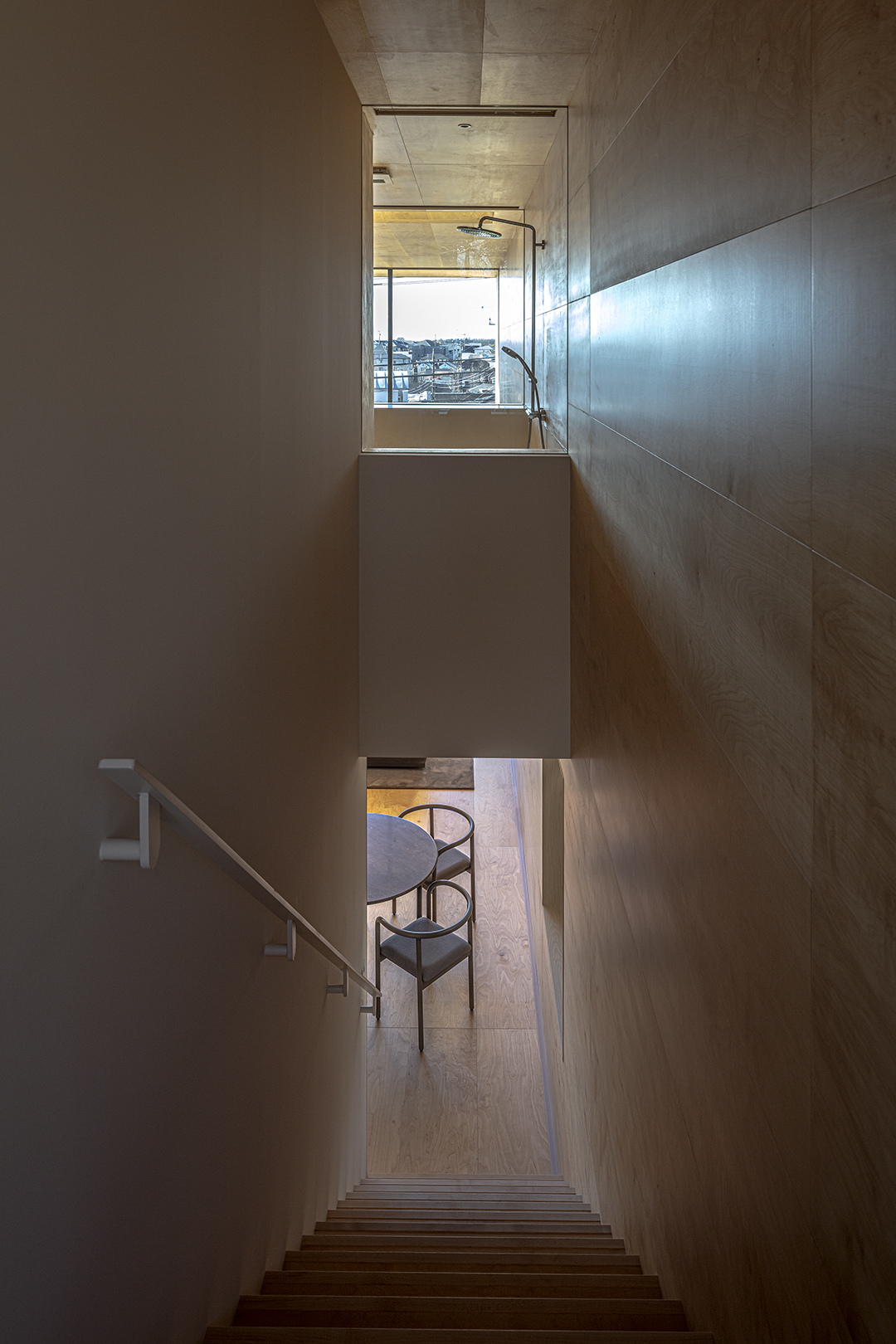 ミニマルなデザインが映えるデザイナー自邸の施工事例画像