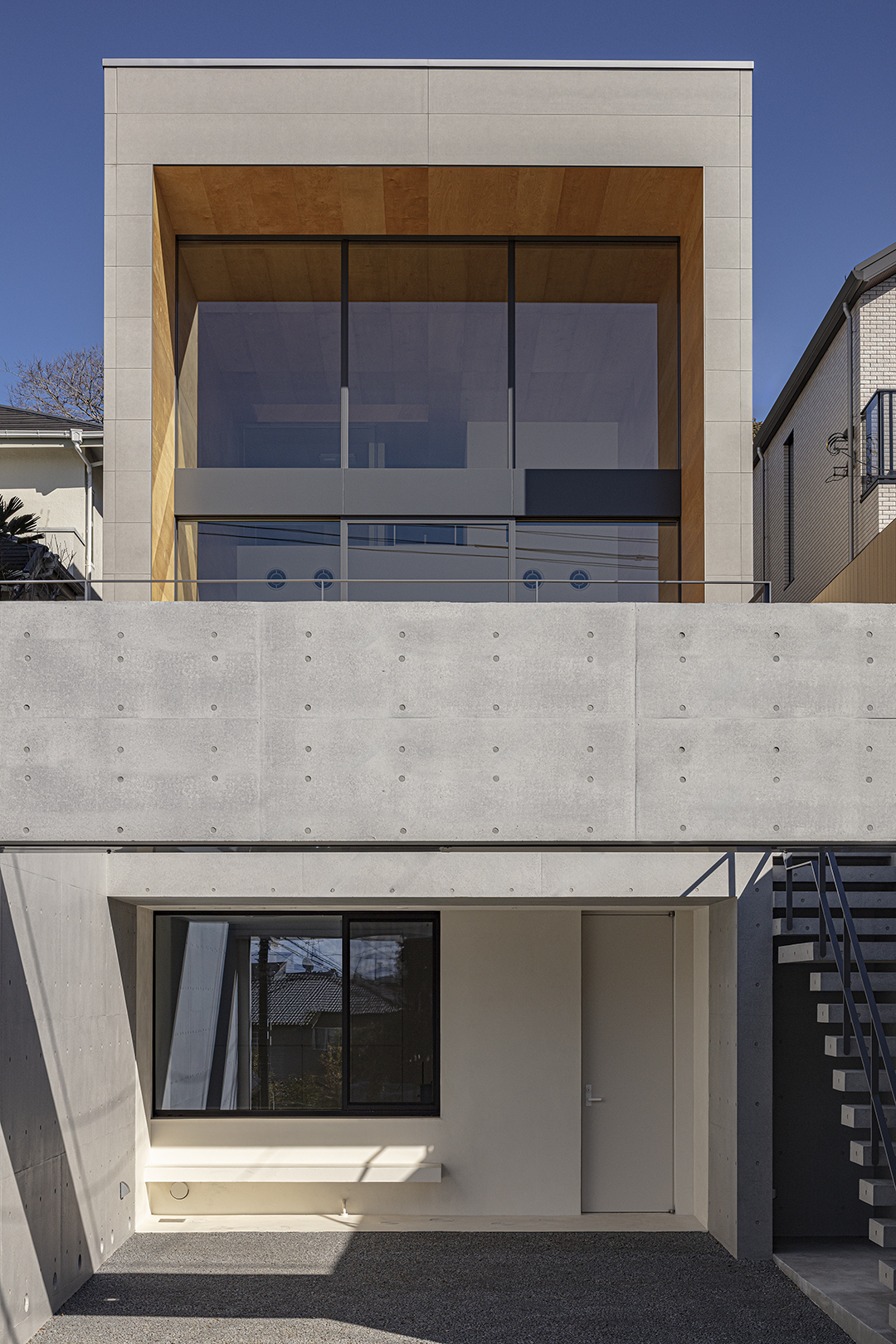 ミニマルなデザインが映えるデザイナー自邸の施工事例画像